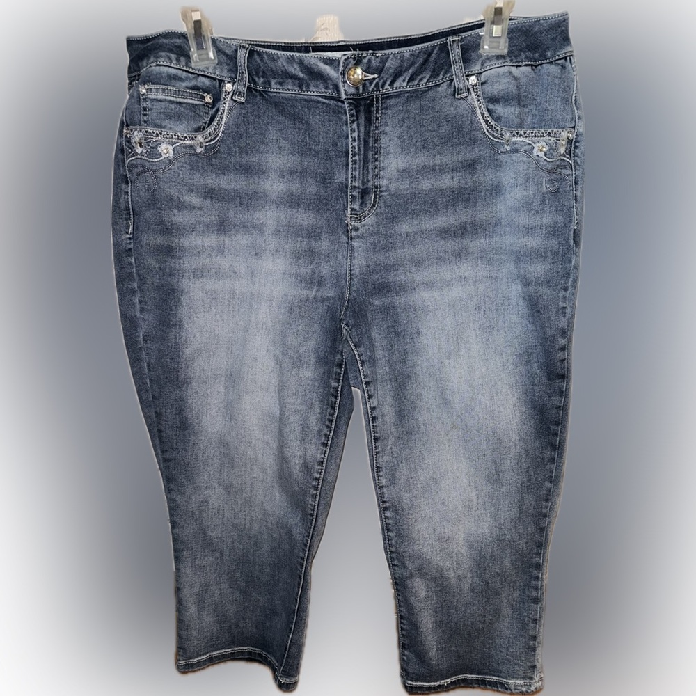 Stylish denim capris